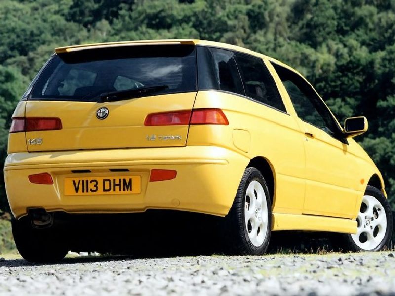 Alfa Romeo 145 (930)