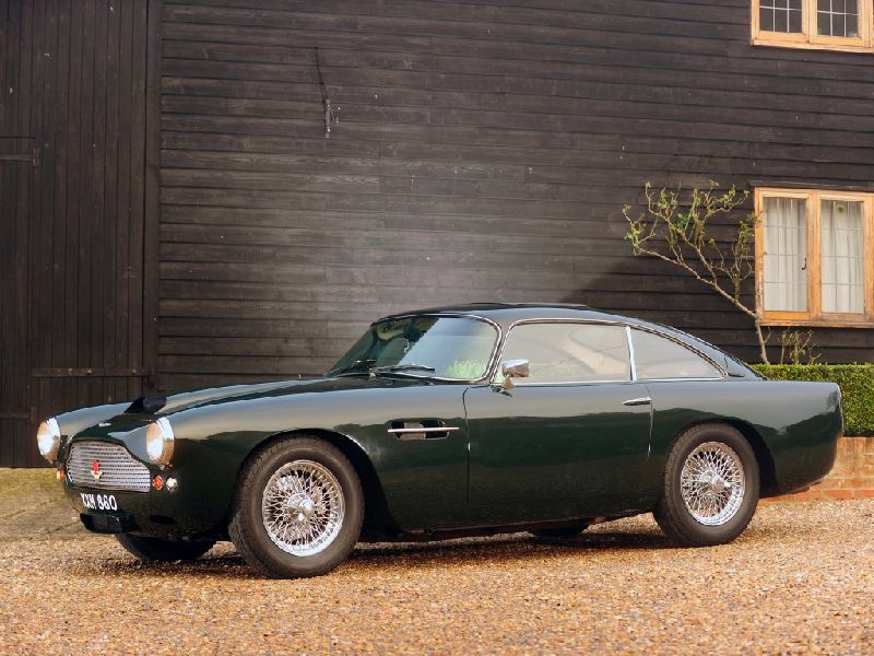 Aston Martin DB4