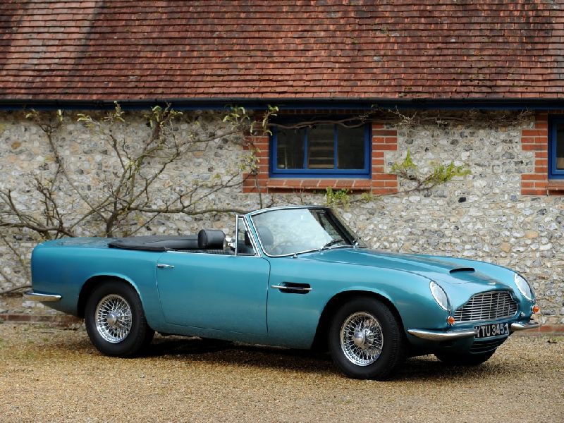 Aston Martin DB6 Mark II
