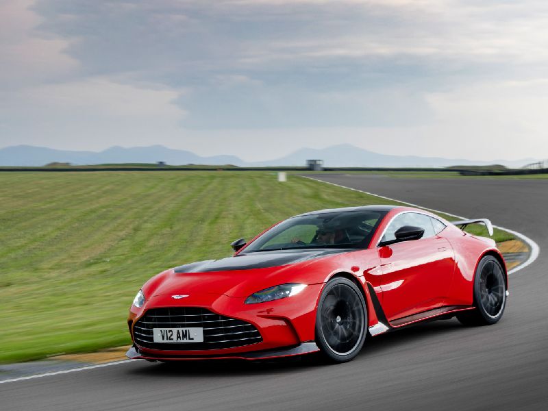 Aston Martin V8 Vantage (2018), (facelift 2024)