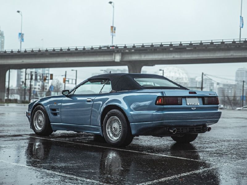 Aston Martin Virage Volante