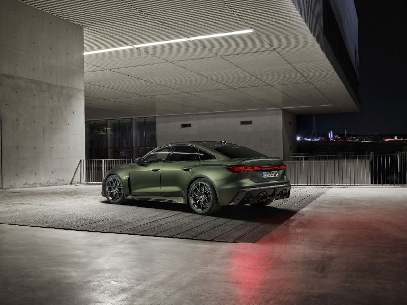 Audi RS5 Sedan (B10)