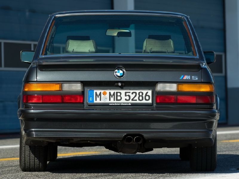 BMW M5 (E28)
