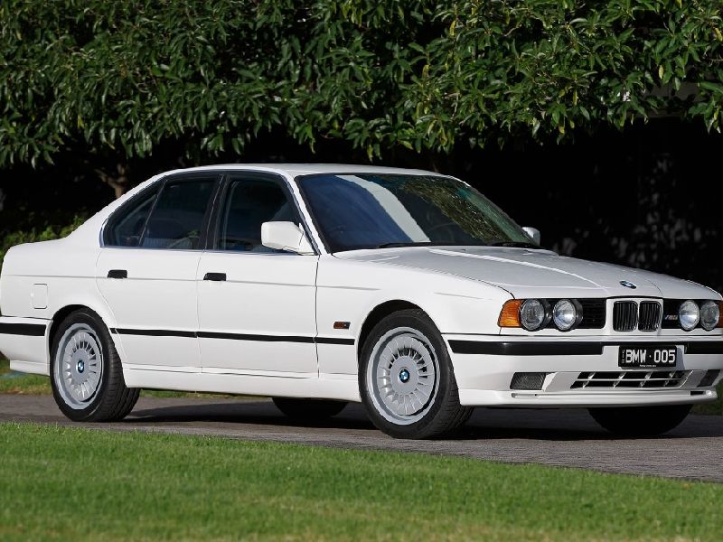 BMW M5 (E34)