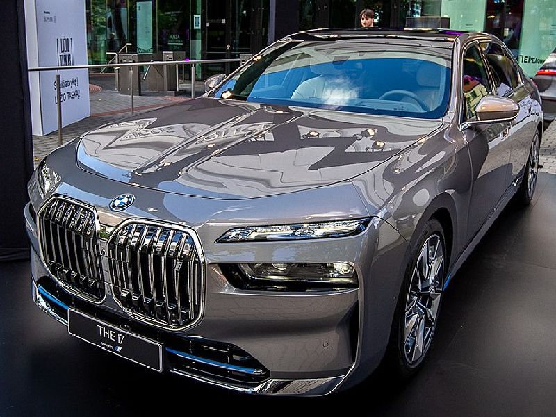 BMW i7 (G70)
