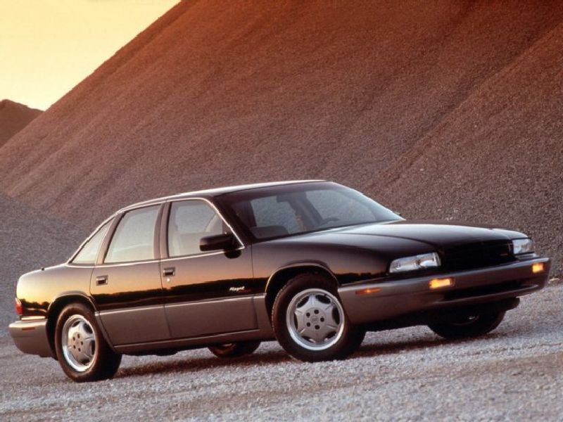 Buick Regal V Sedan