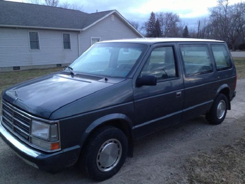 Dodge Caravan I