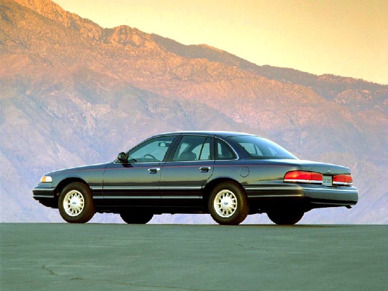 Ford Crown Victoria II