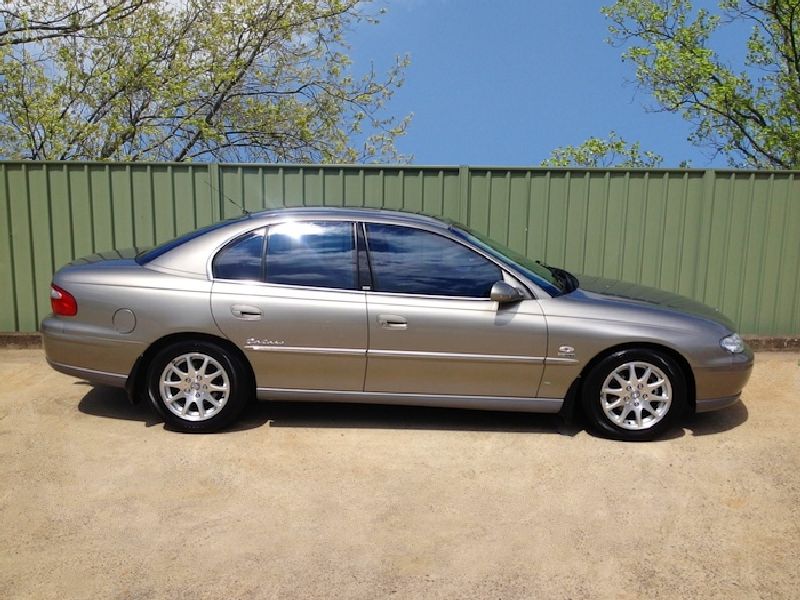 Holden Calais (VT)