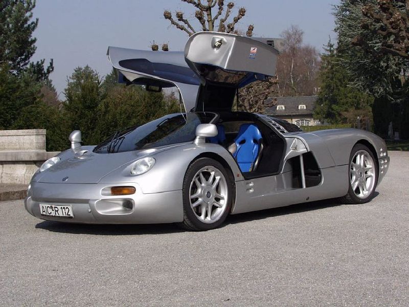 Isdera Commendatore