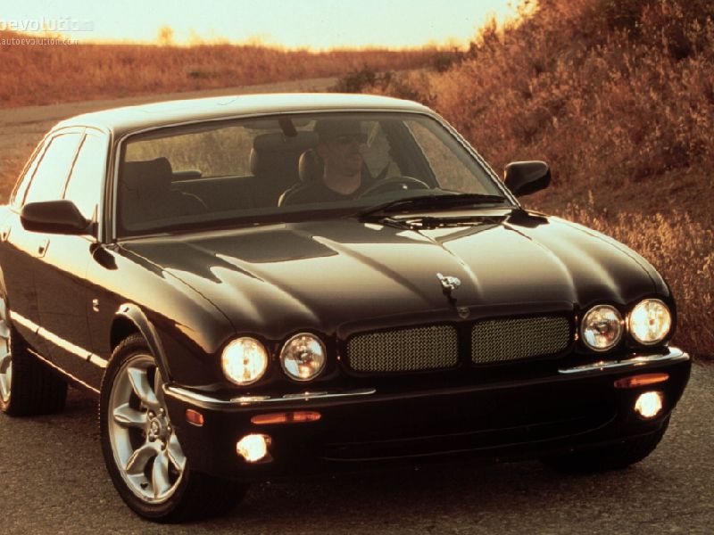 Jaguar XJR