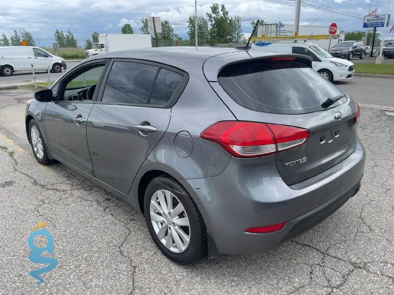 Kia Forte5 II (YD)