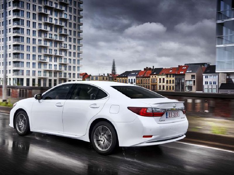 Lexus ES VII (XV70)