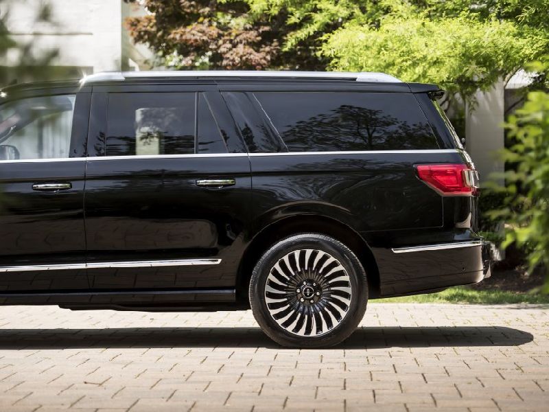 Lincoln Navigator III LWB (facelift 2015)