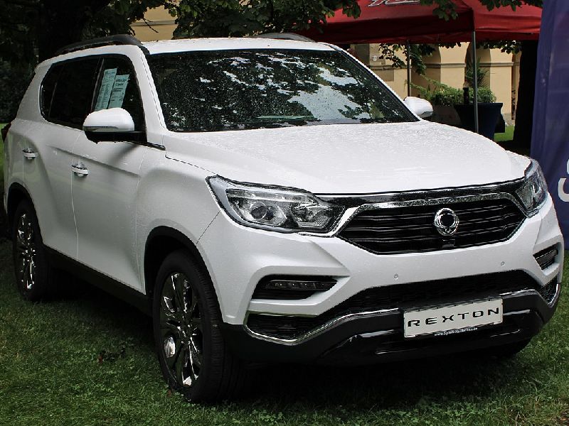 Mahindra XUV500 (facelift 2015)
