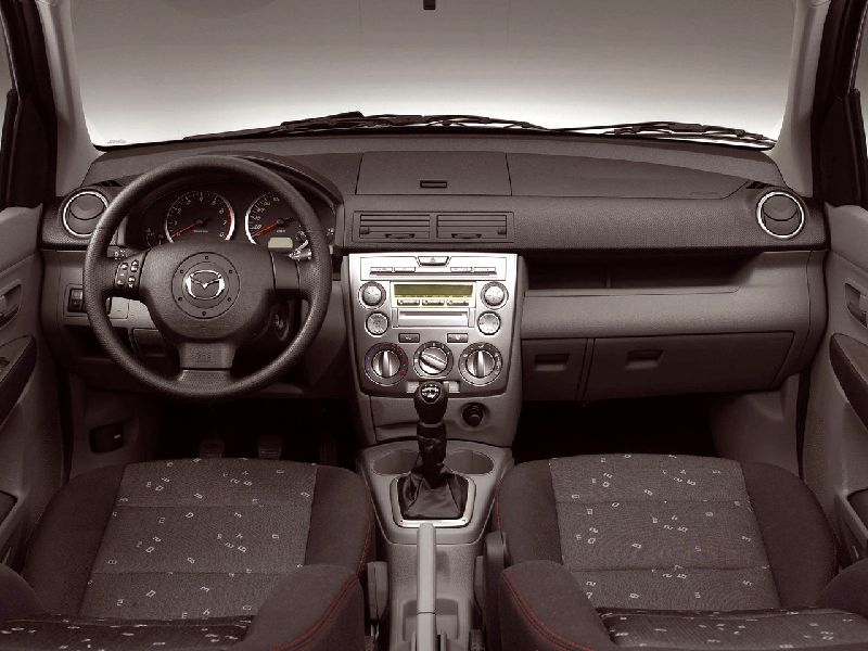 Mazda 2 I (DY)