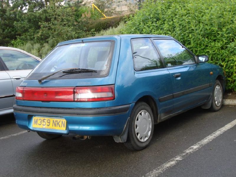 Mazda 323 C V (BA)