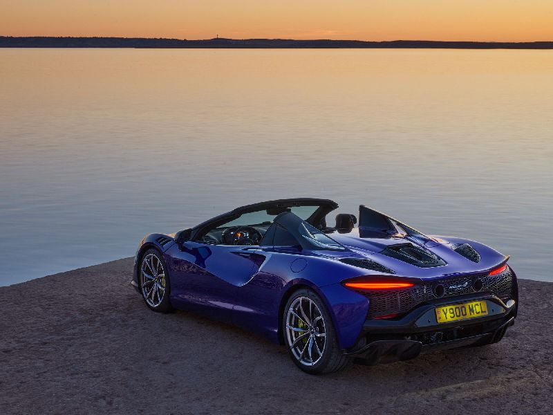McLaren Artura Spider