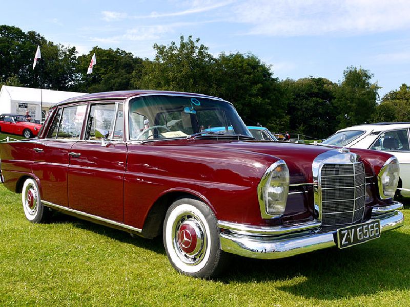 Mercedes-Benz Fintail (W110)
