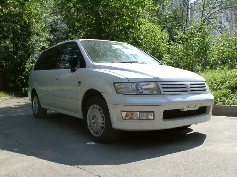 Mitsubishi Chariot Grandis (N11)
