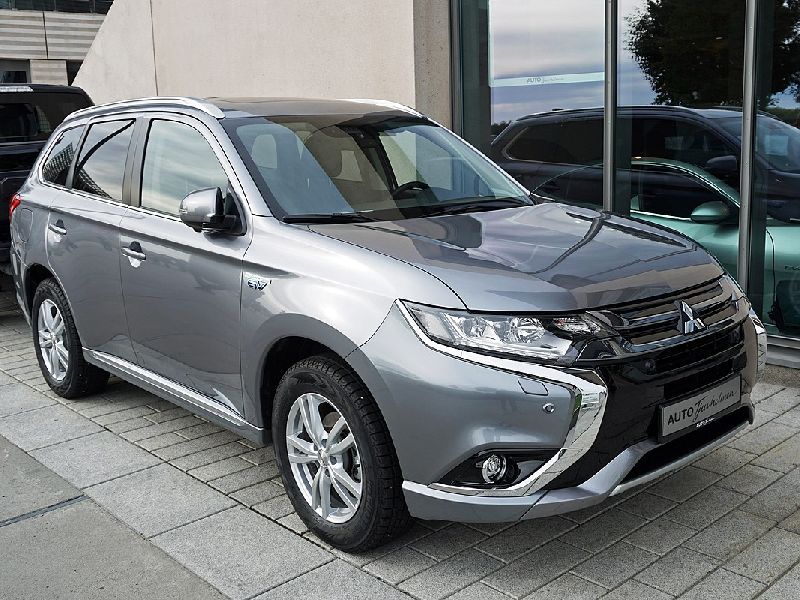 Mitsubishi Outlander IV