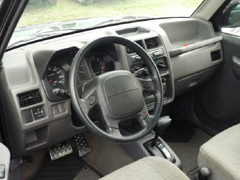 Mitsubishi Pajero Junior
