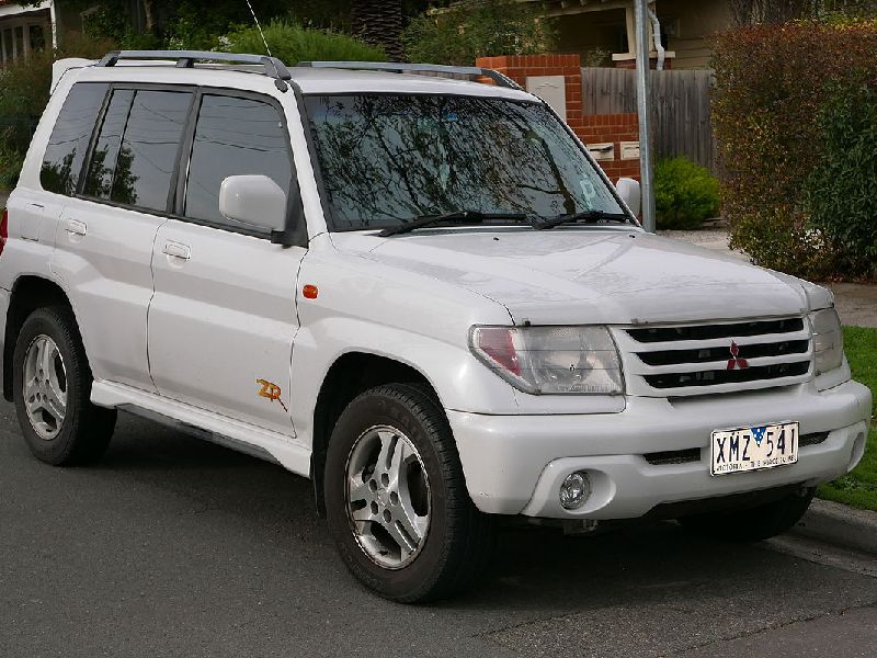 Mitsubishi Pajero Pinin (H60)