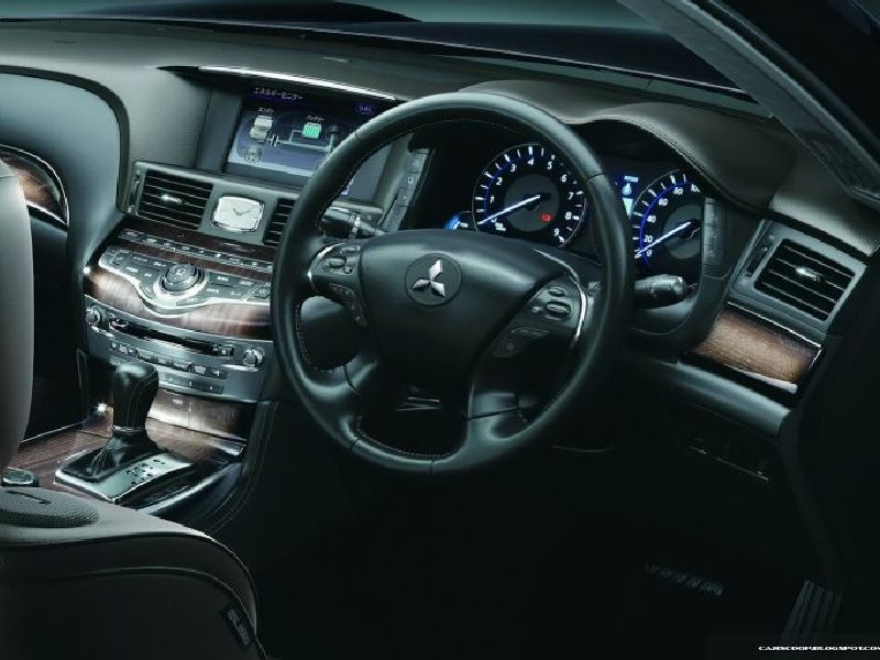 Mitsubishi Proudia/dignity