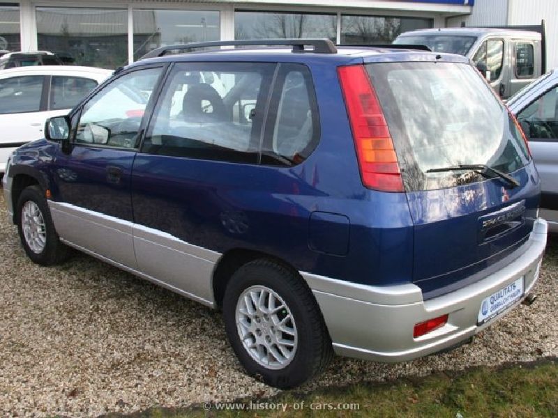 Mitsubishi Space Runner (N50)