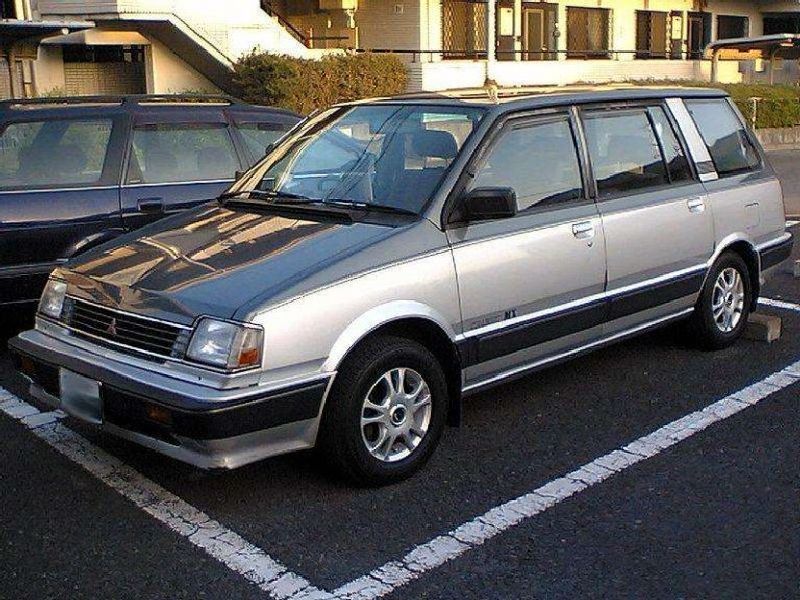 Mitsubishi Space Wagon III