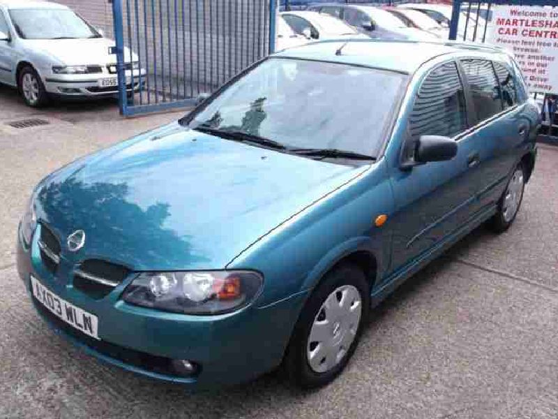 Nissan Almera Tino (facelift 2003)