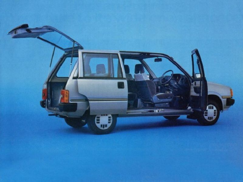 Nissan Prairie (M10,NM10)