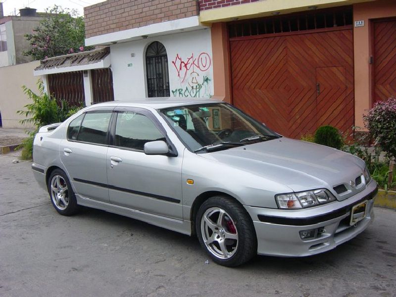 Nissan Primera Hatch (P11)