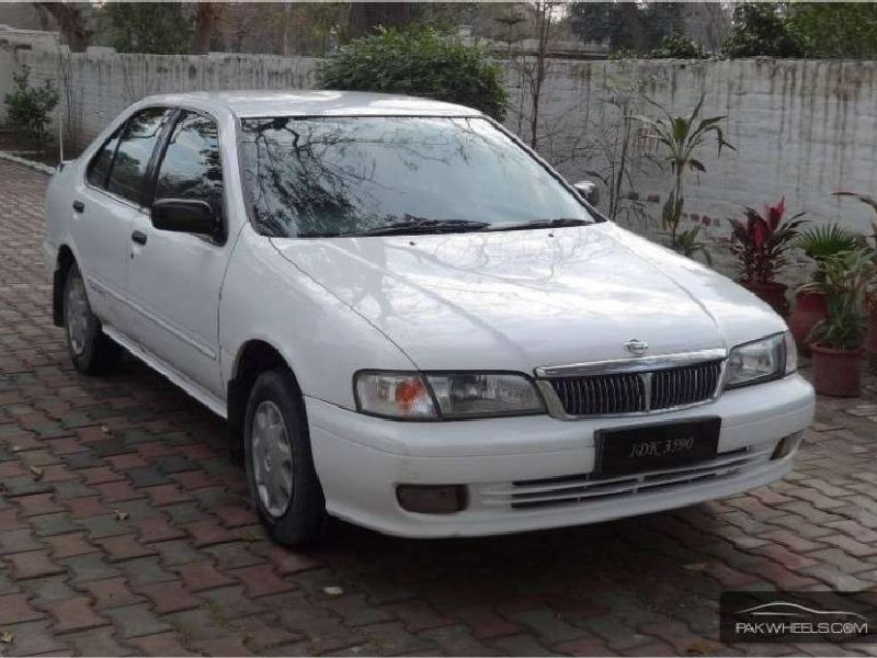 Nissan Sentra (B15)