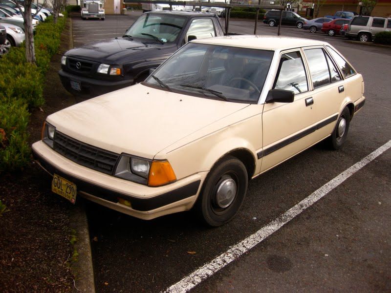 Nissan Stanza Hatchback (T11)