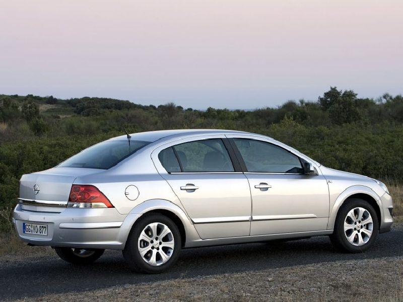 Opel Astra H Sedan