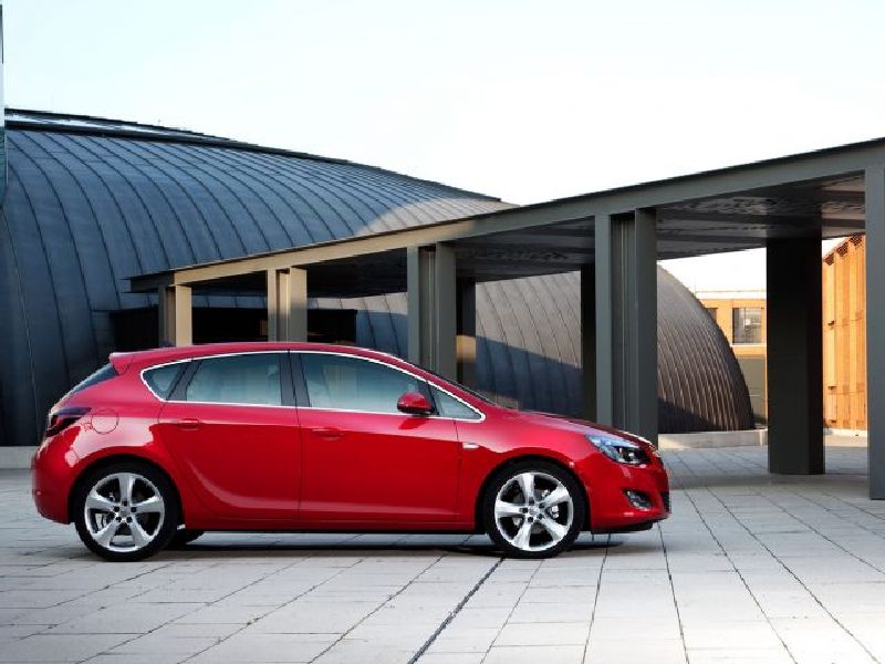 Opel Astra J (facelift 2012)