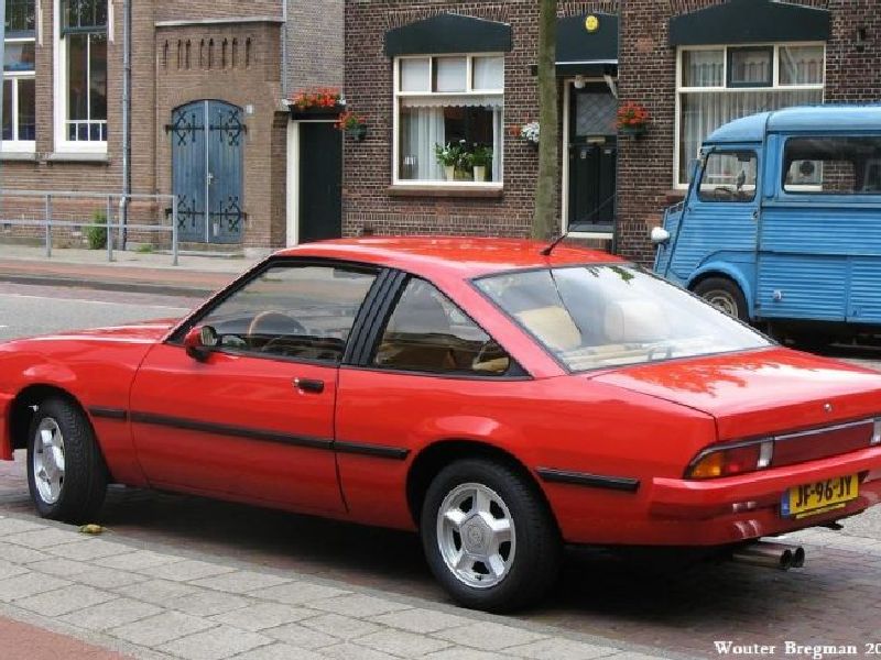 Opel Manta B CC (facelift 1982)
