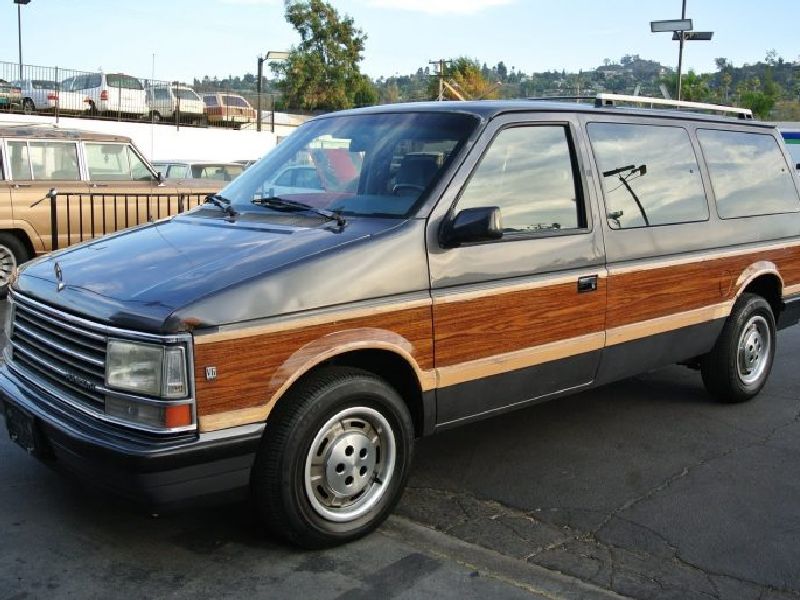 Plymouth Voyager