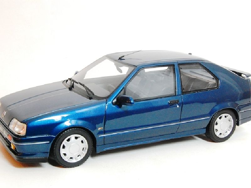 Renault 19 (B/C53) (facelift 2002)
