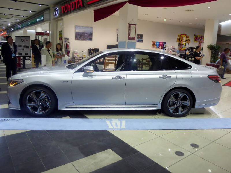 Toyota Crown Athlete XII (S180, facelift 2005)