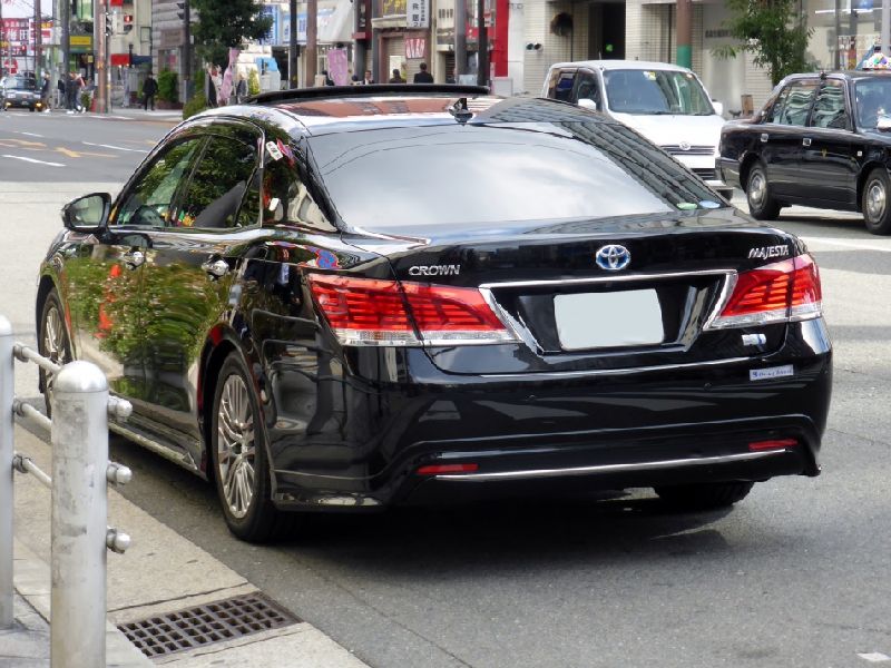 Toyota Crown Majesta VI (S210)