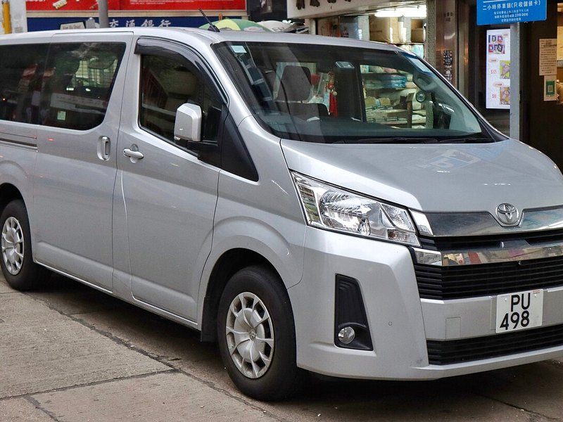 Toyota HiAce V (H200) Van Long 4 Door