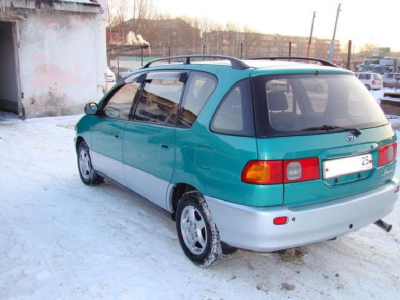 Toyota Ipsum (XM1)