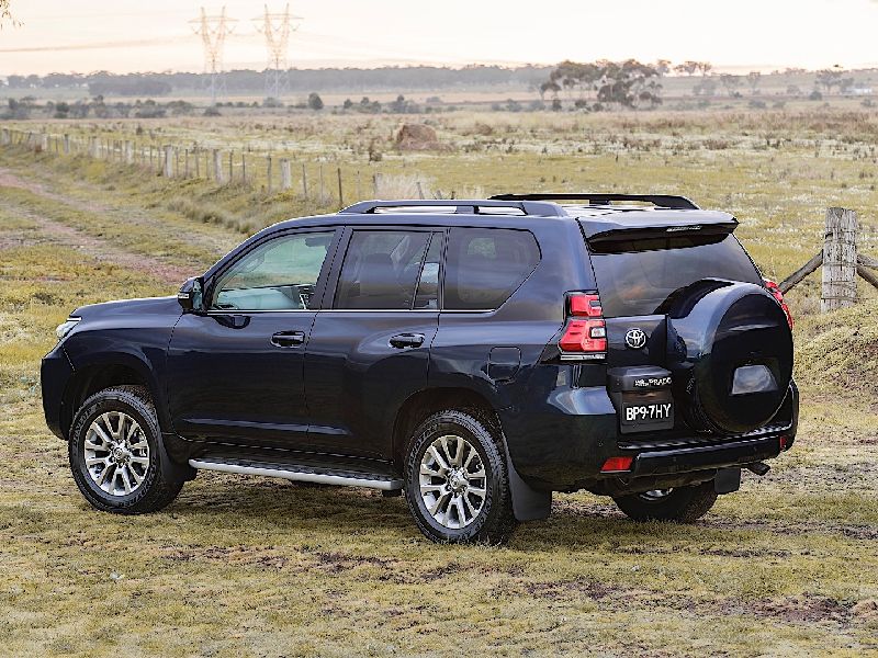 Toyota Land Cruiser (J300)