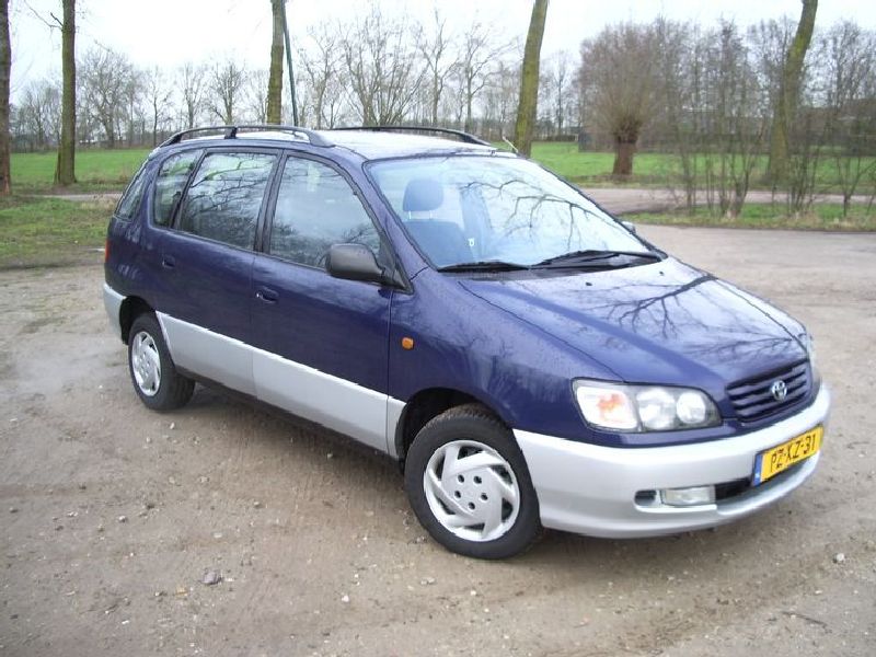Toyota Picnic (XM1)