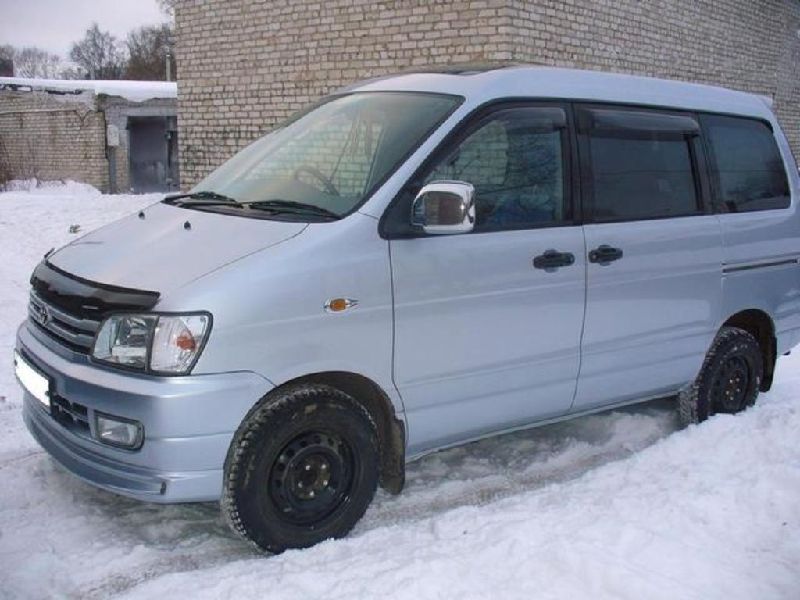 Toyota Town Ace Noah