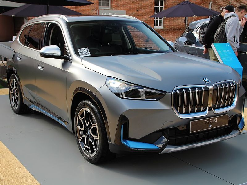 BMW iX1