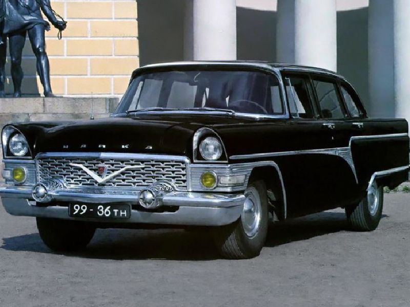 GAZ 13