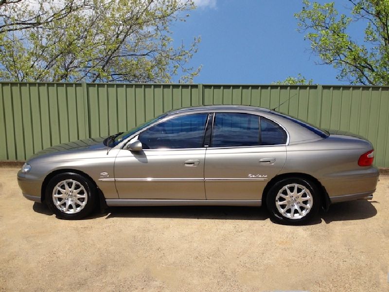 Holden Calais